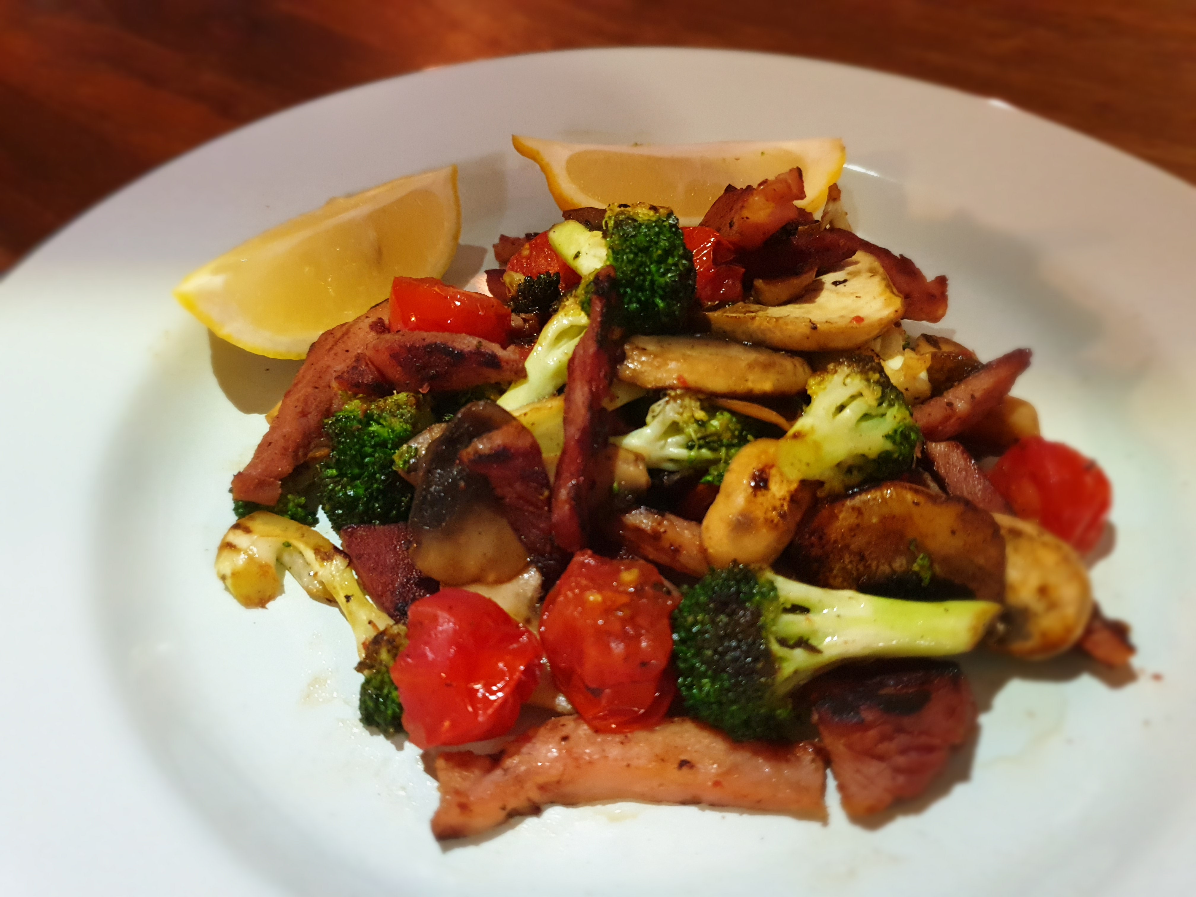 Bacon, Broccoli, Tomato and Mushroom Big Breakfast