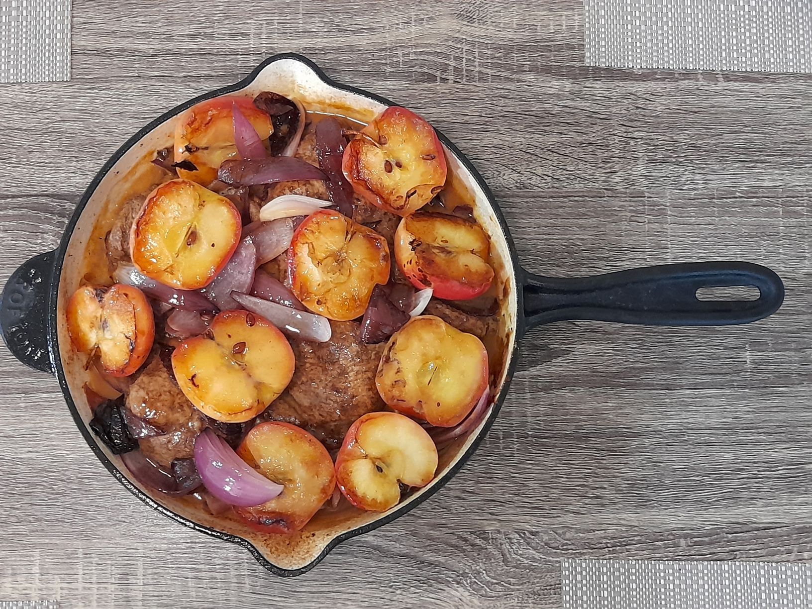 One Pan Pork with Apples